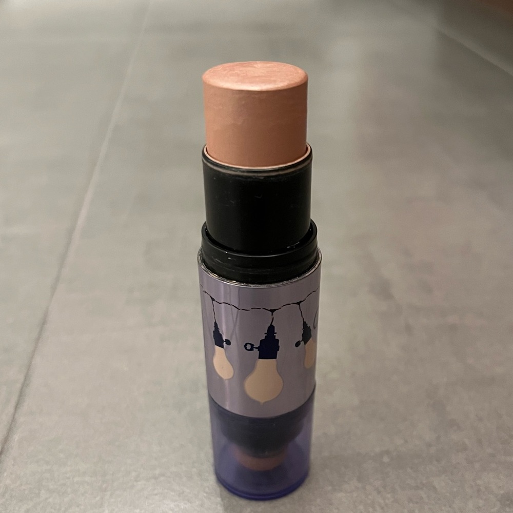 Watt's Up! Champagne Cream Highlighter Stick